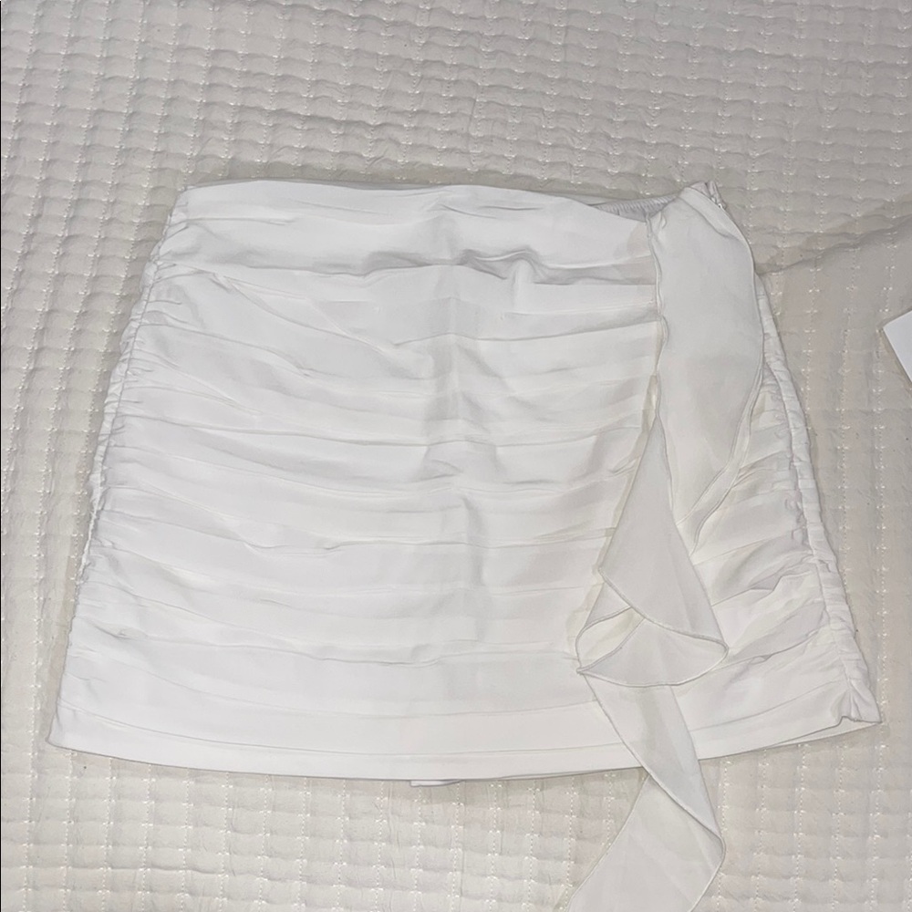 Elegant White Ruched Skirt